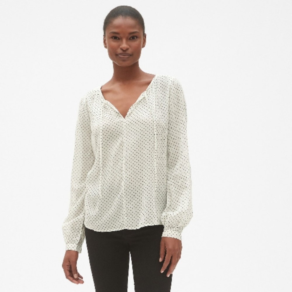 New GAP Star Print Split-Neck Blouse